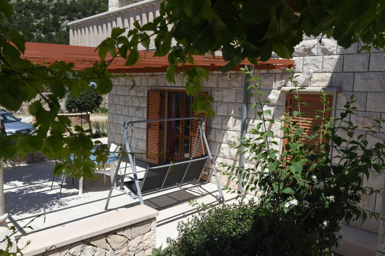 Apartments Podbarje Bol Exterior photo